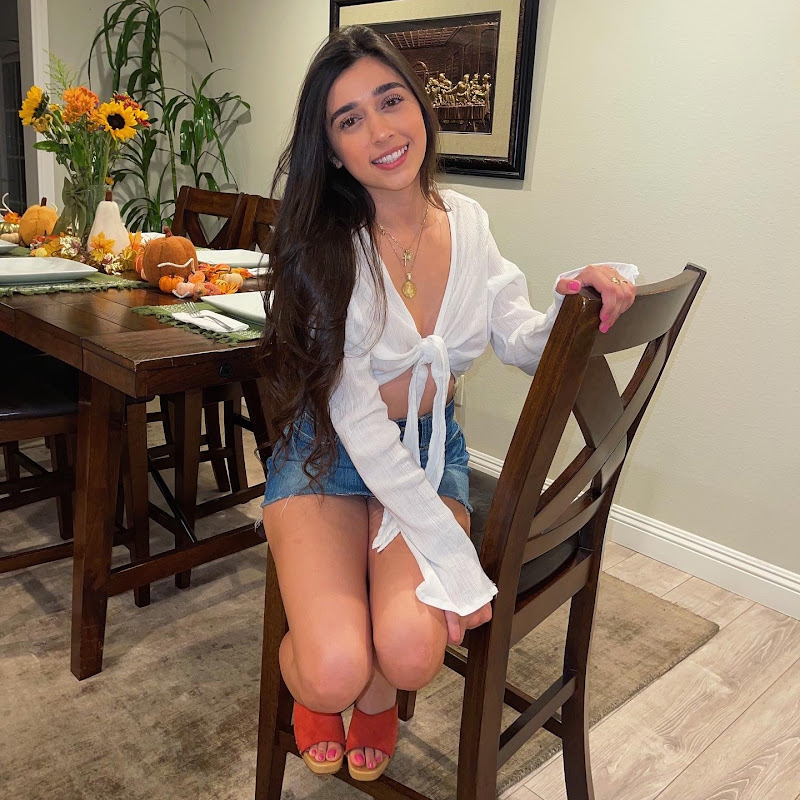Lexie Flores