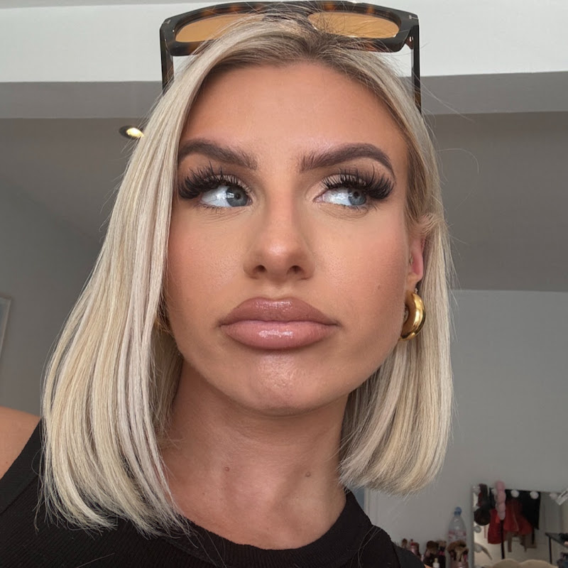Chloe Burrows